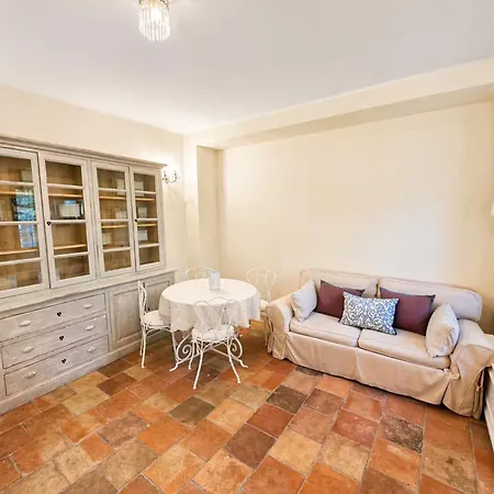 Estate With Pool, Gardens & Views Cernobbio