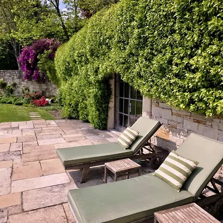 Villa Estate With Pool, Gardens & Views