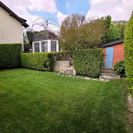 Estate With Pool, Gardens & Views Villa