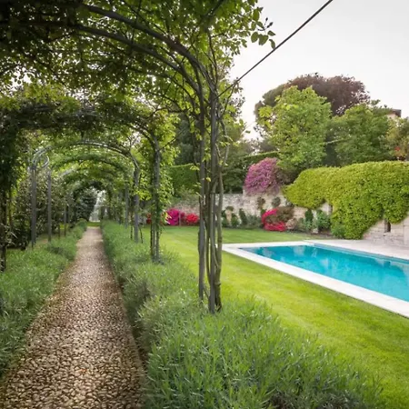 Estate With Pool, Gardens & Views Villa *
