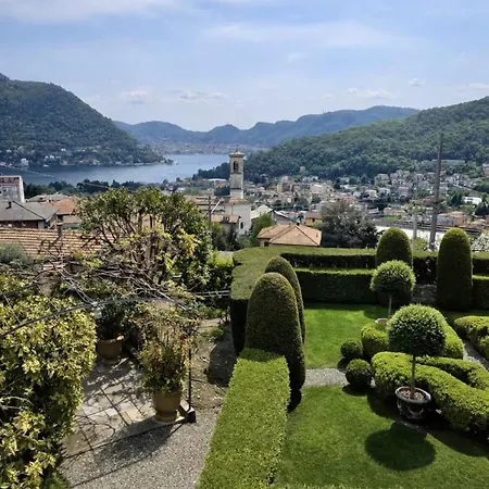 Estate With Pool, Gardens & Views Villa