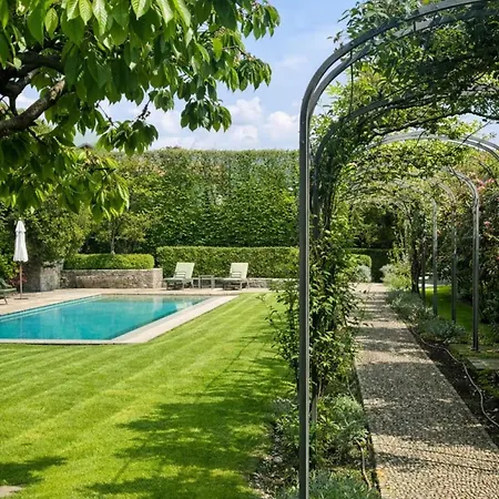 Villa Estate With Pool, Gardens & Views