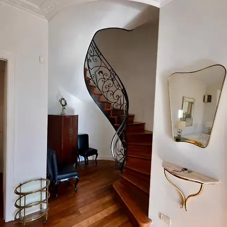 Estate With Pool, Gardens & Views Villa
