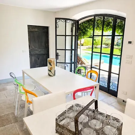 Estate With Pool, Gardens & Views Cernobbio