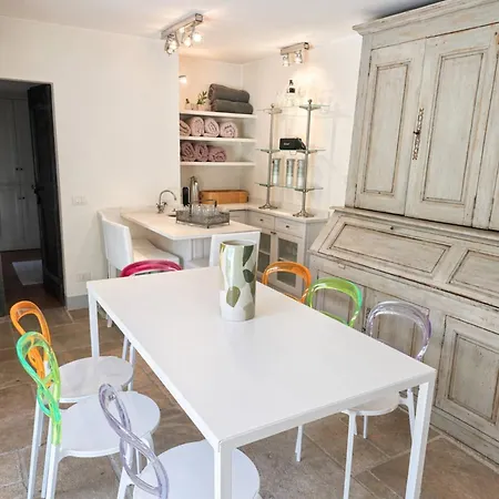 Estate With Pool, Gardens & Views Villa *